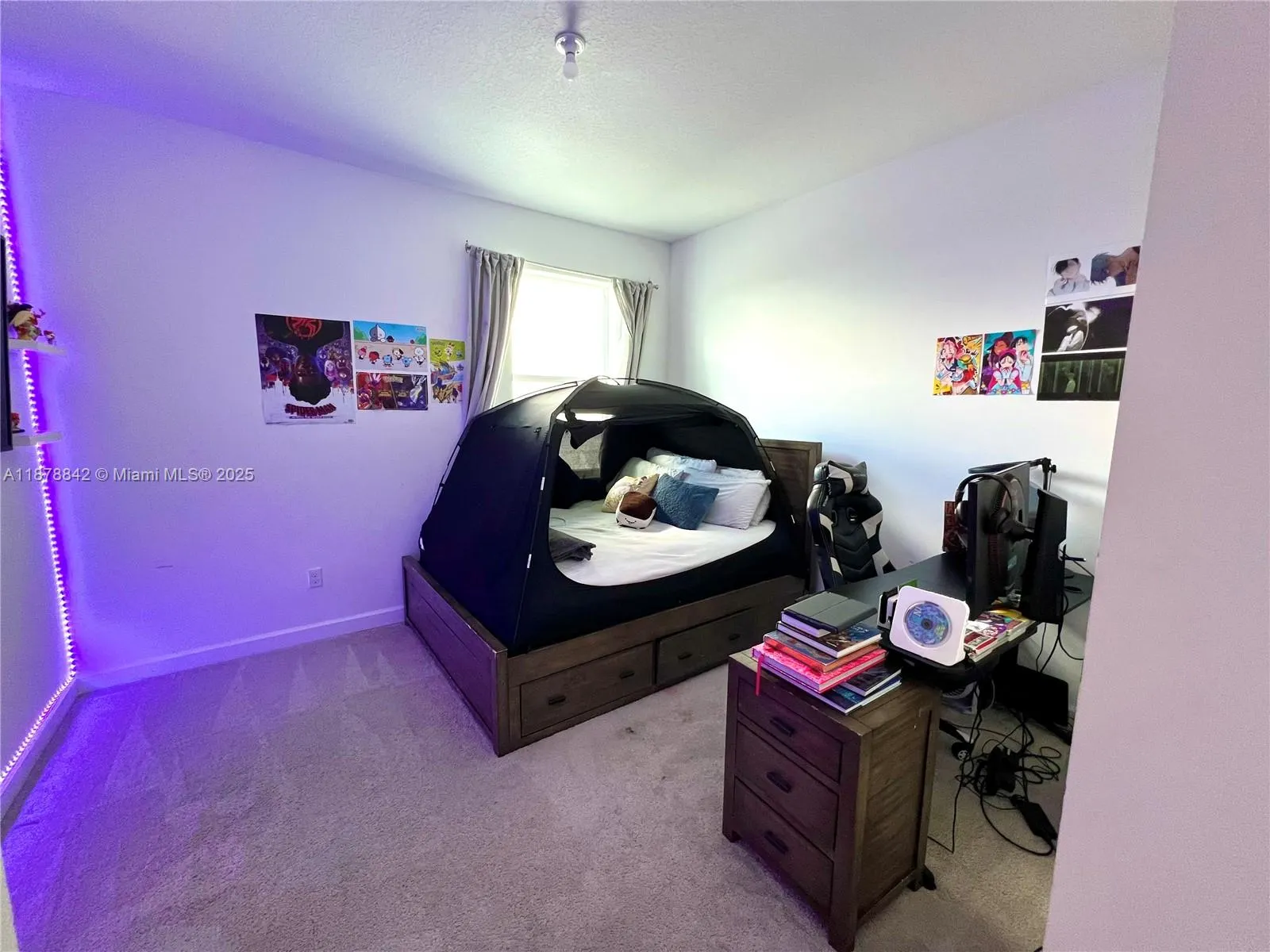 9045 Zevon Ct