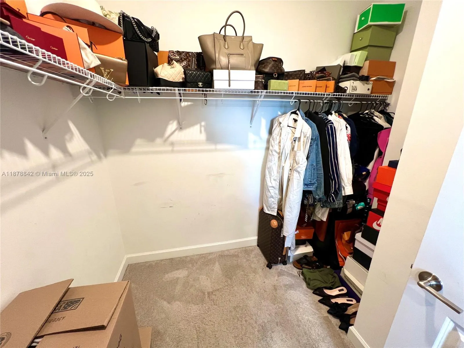 9045 Zevon Ct