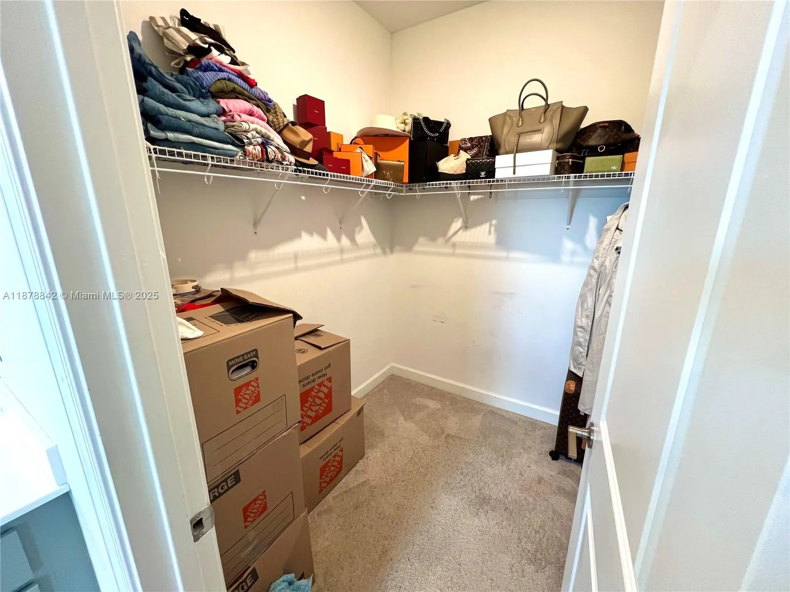 9045 Zevon Ct
