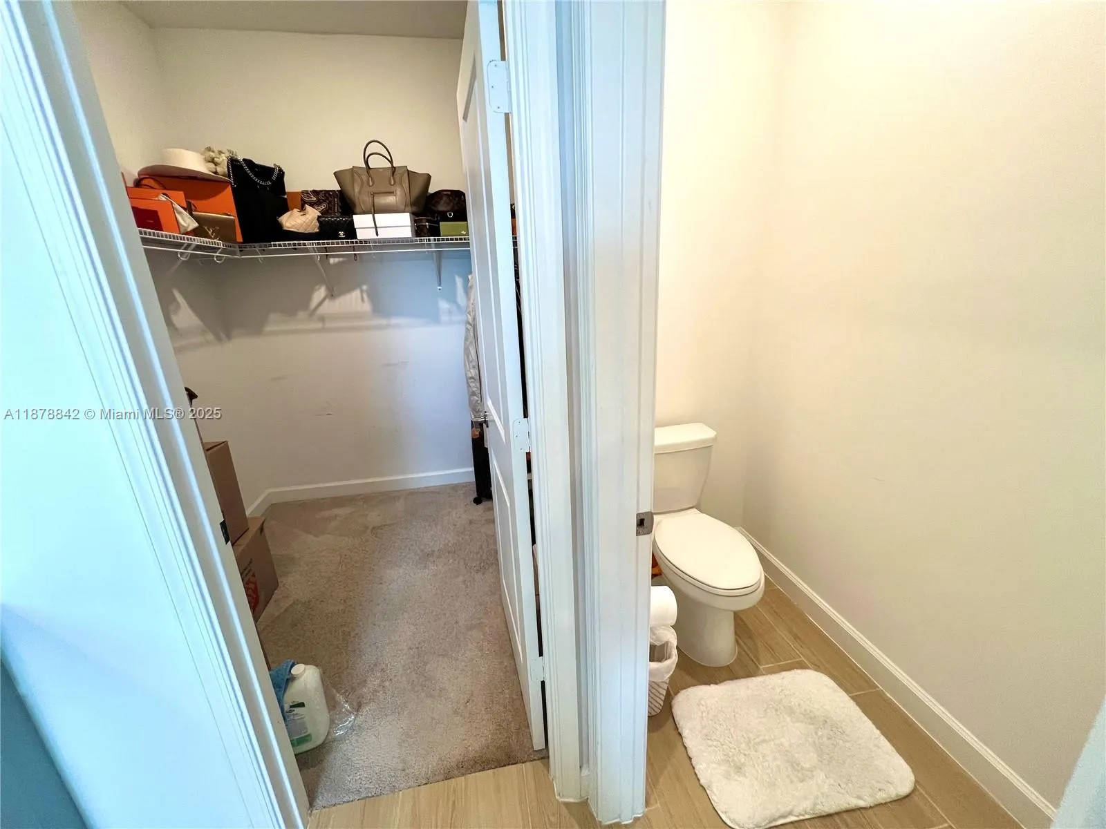 9045 Zevon Ct