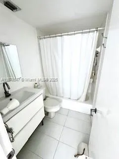 1460 Ocean Dr, #303
