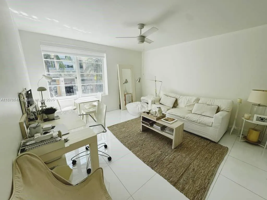1460 Ocean Dr, #303