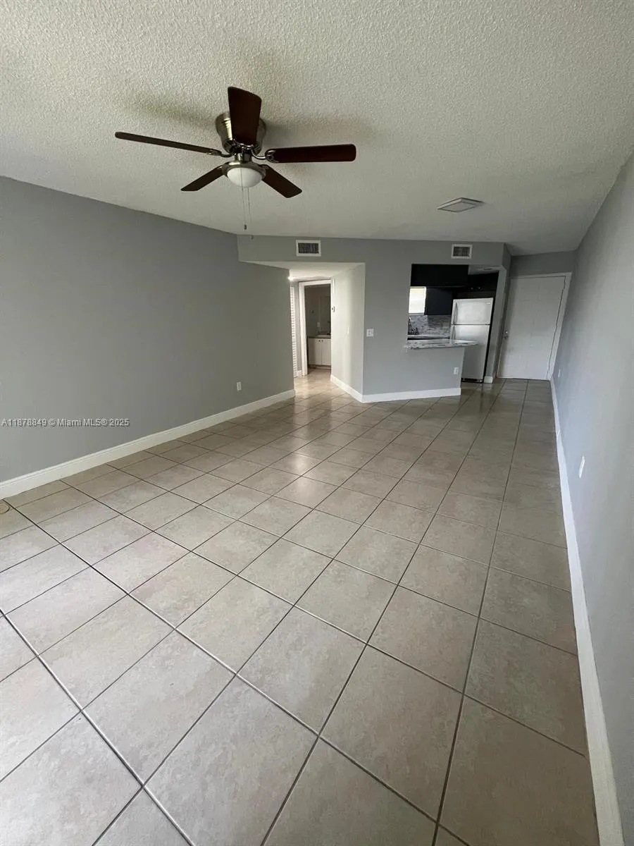 8363 Lake Dr, #408