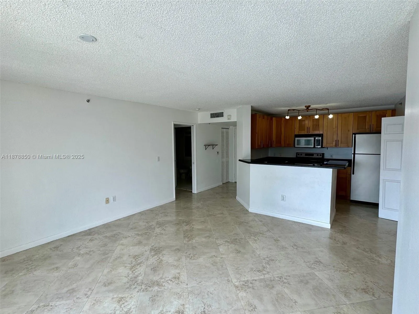 19999 E Country Club Dr, #1604