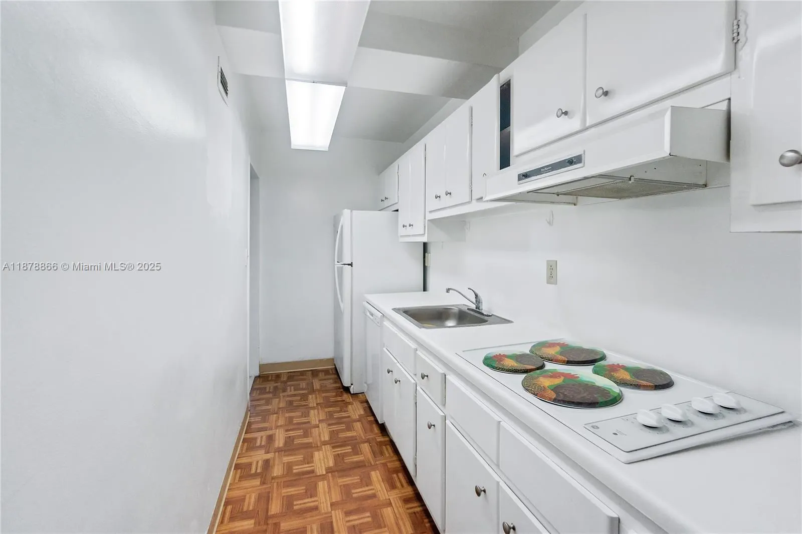 100 Lincoln Rd, #607