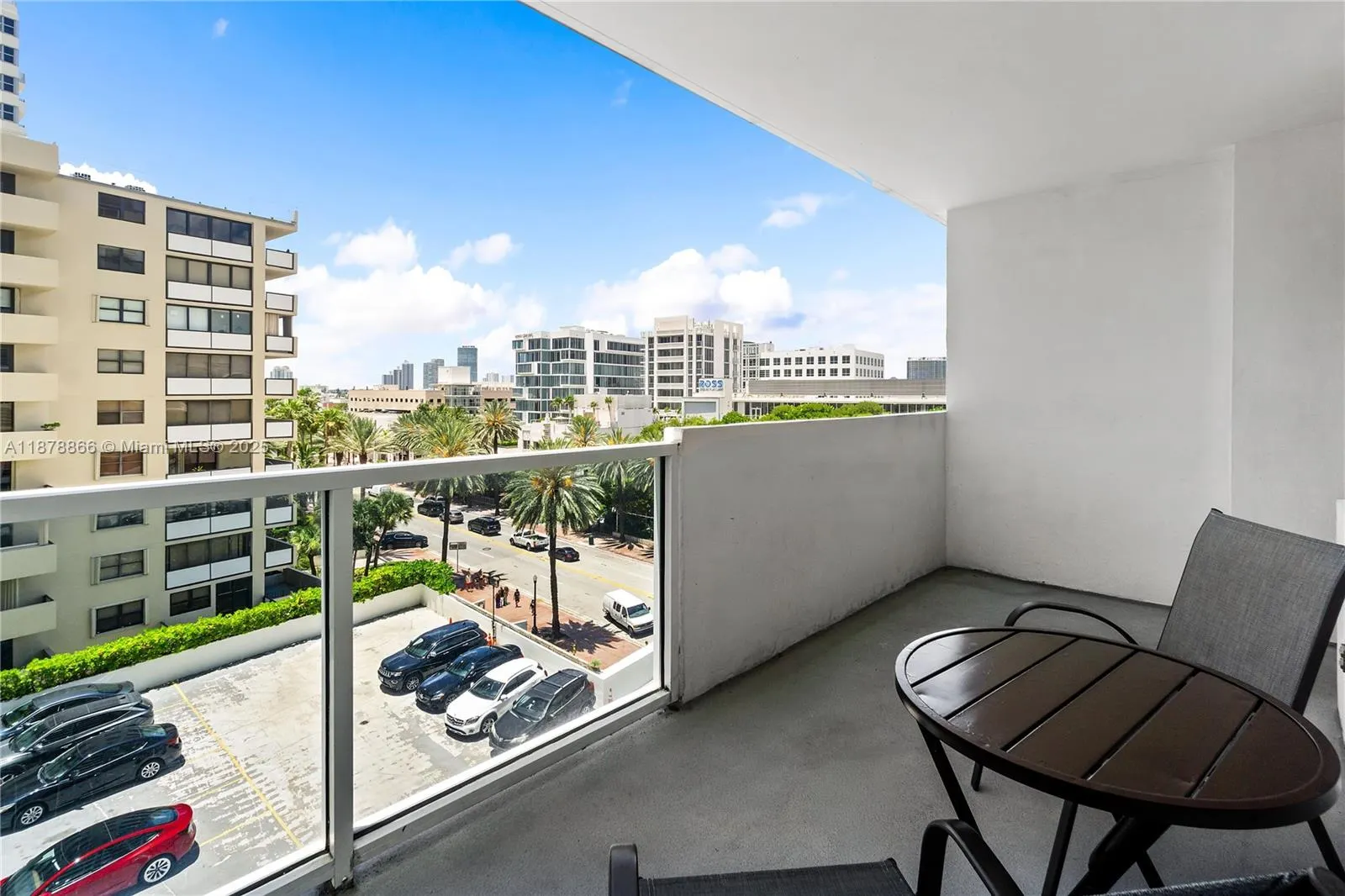 100 Lincoln Rd, #607