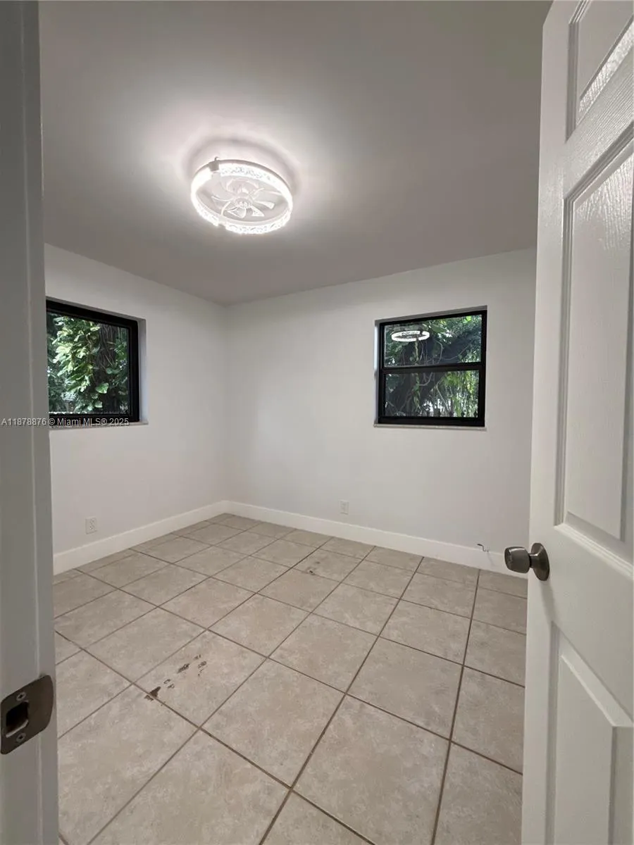 1175 SW 16th Ave, #1