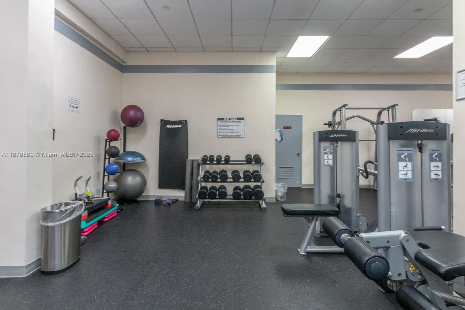5825 Collins Ave, #2E