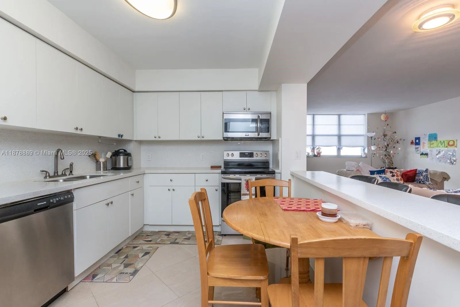 5825 Collins Ave, #2E