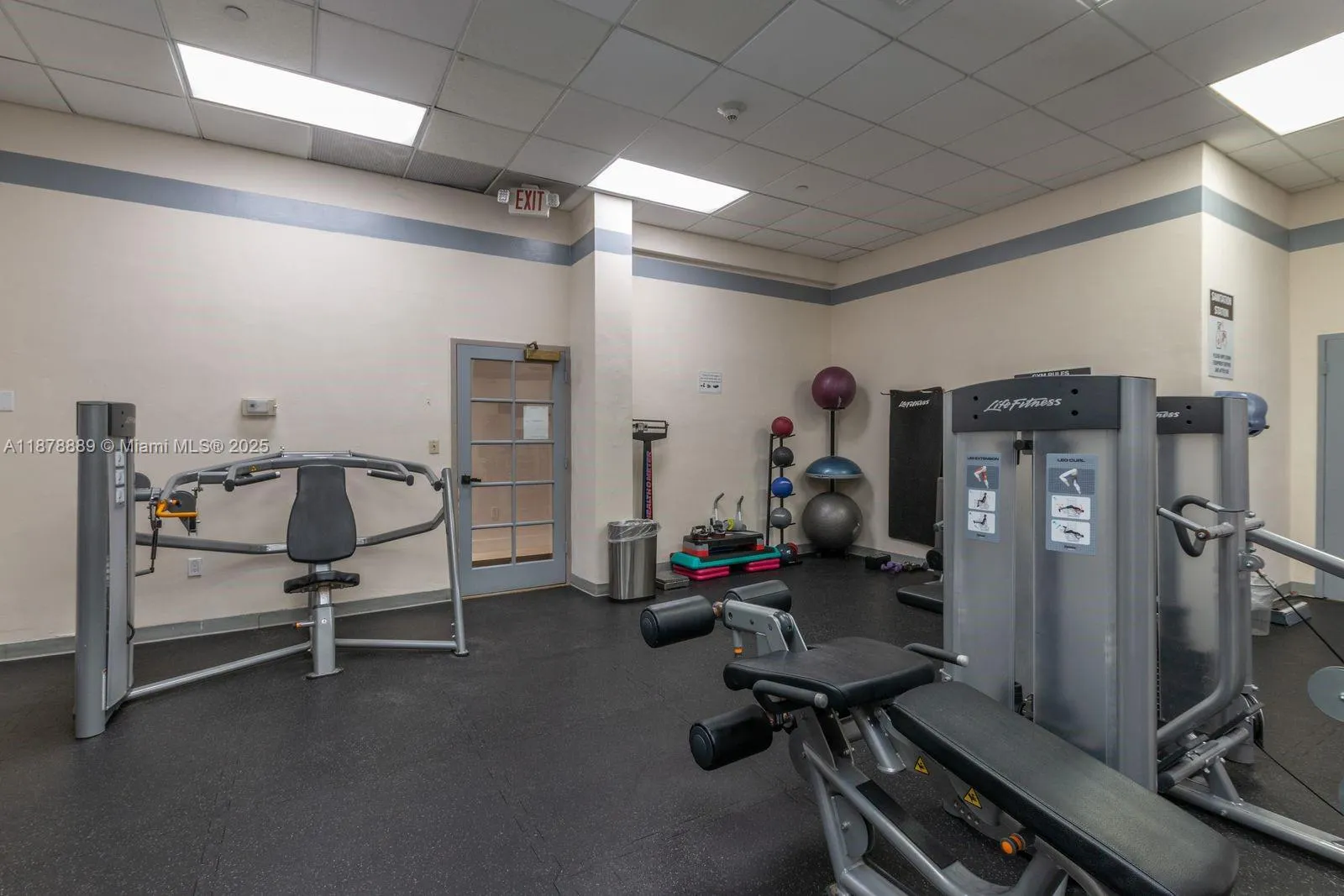 5825 Collins Ave, #2E