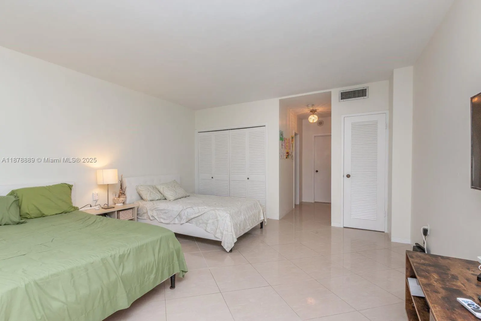 5825 Collins Ave, #2E