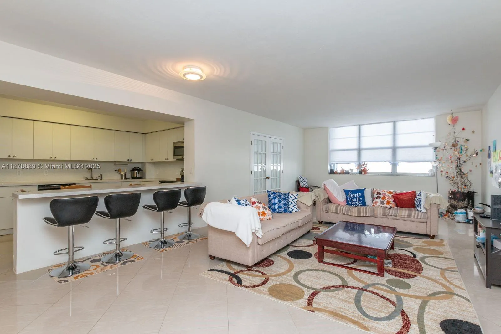 5825 Collins Ave, #2E