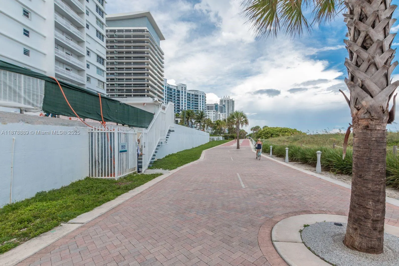 5825 Collins Ave, #2E