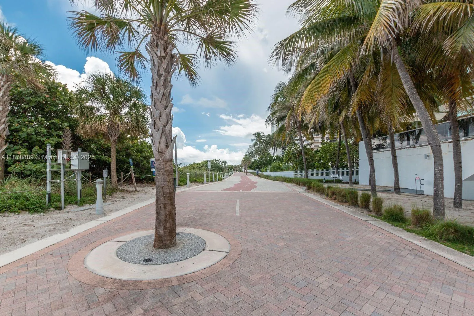 5825 Collins Ave, #2E