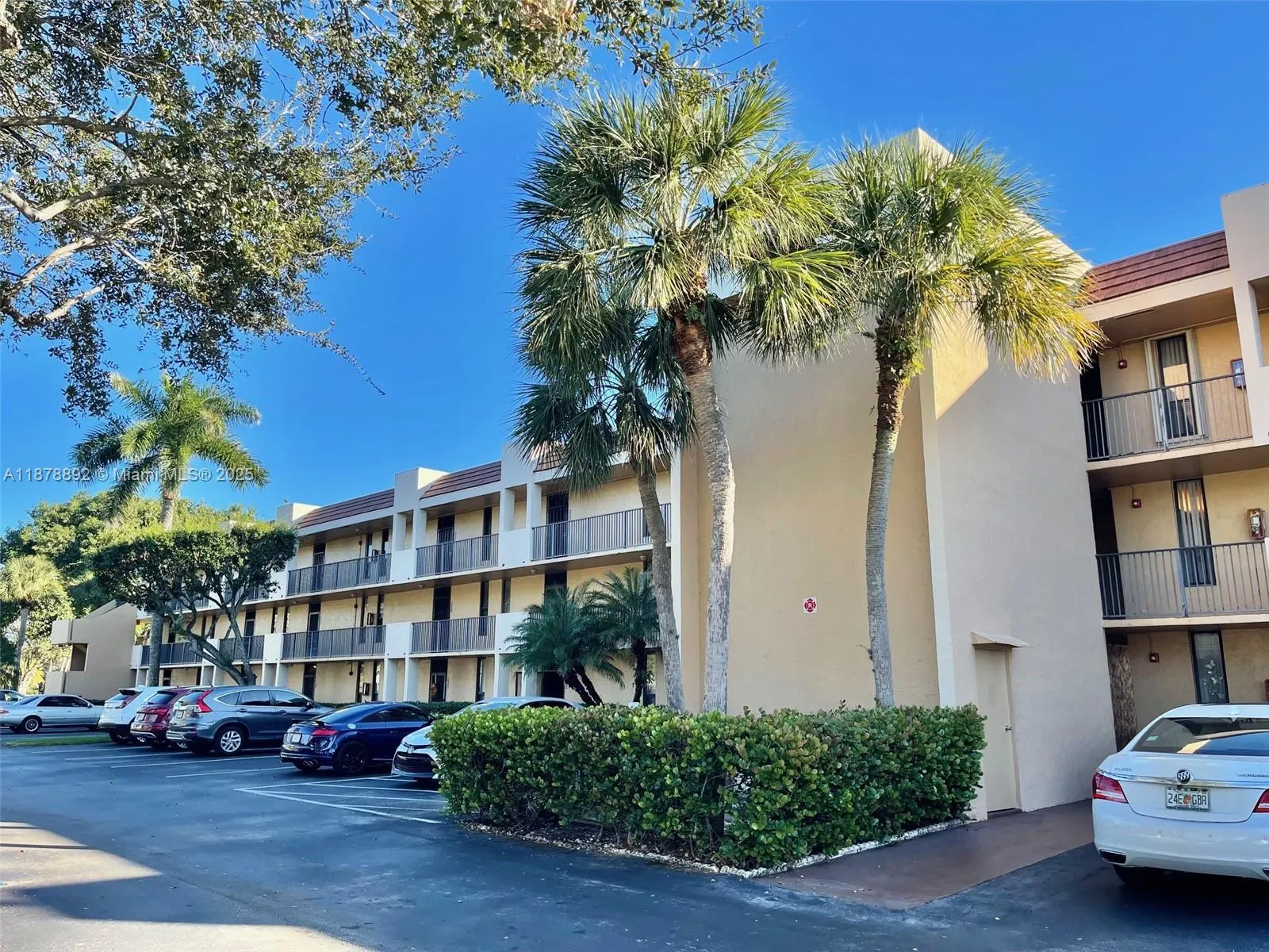 5831 Coral Lake Dr, #307