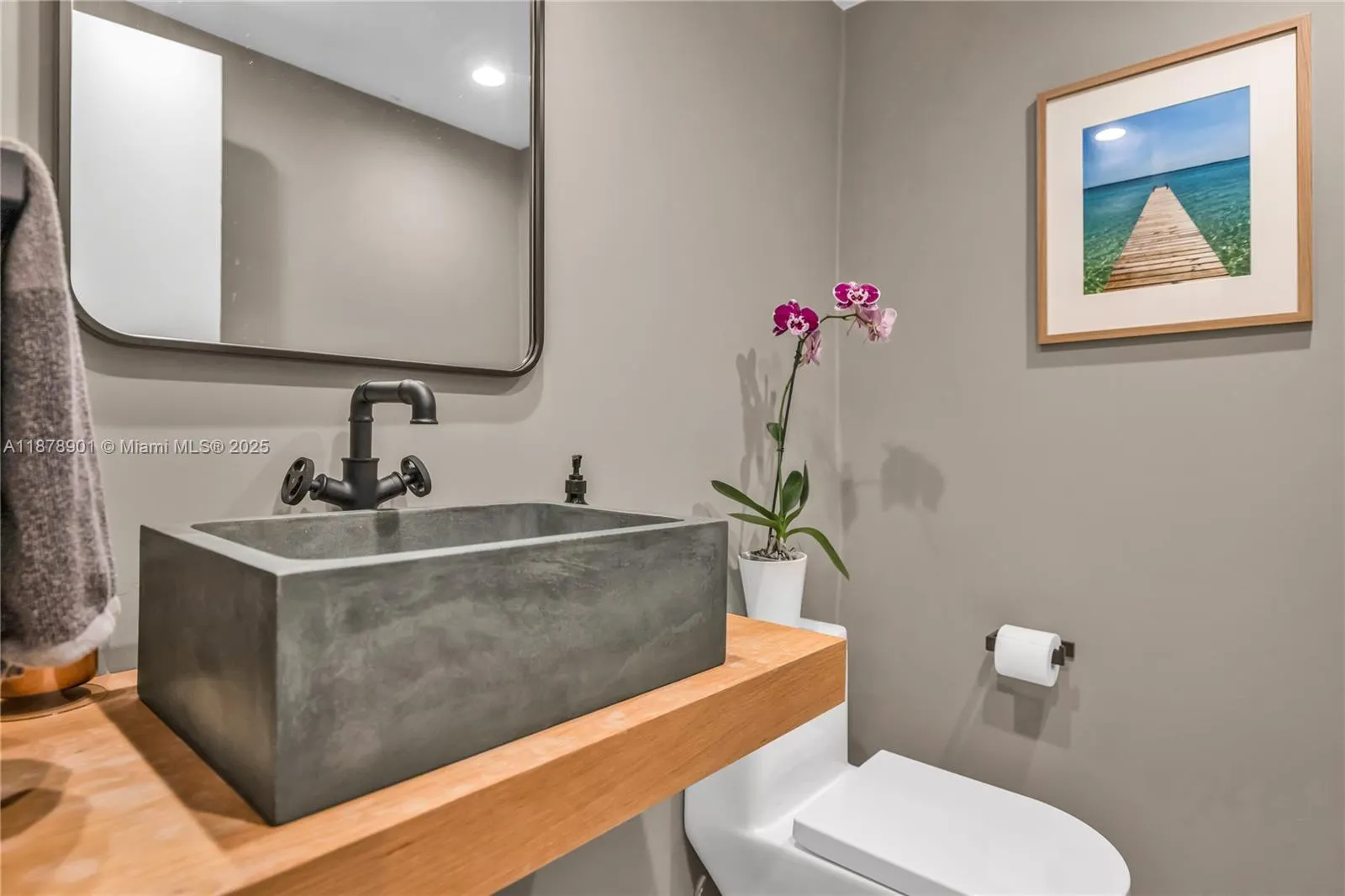 770 NE 69th St, #6H