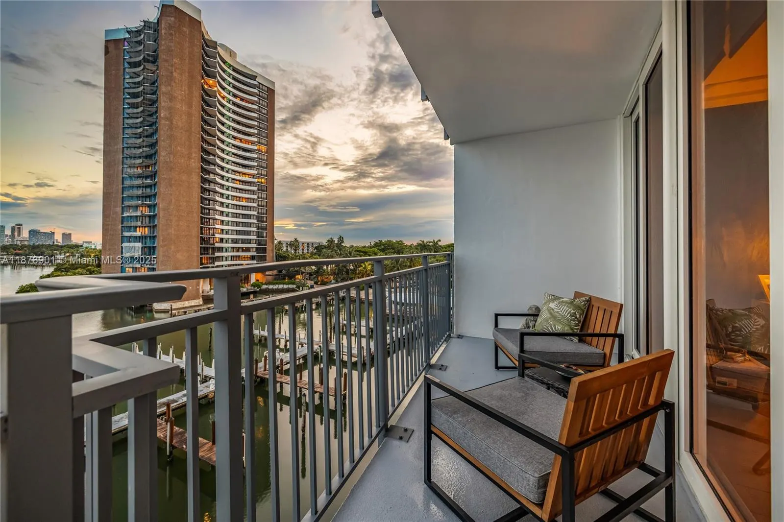 770 NE 69th St, #6H