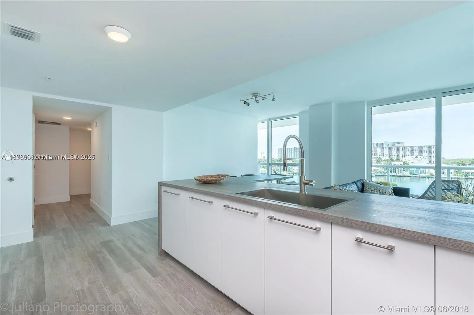 400 Sunny Isles Blvd, #501