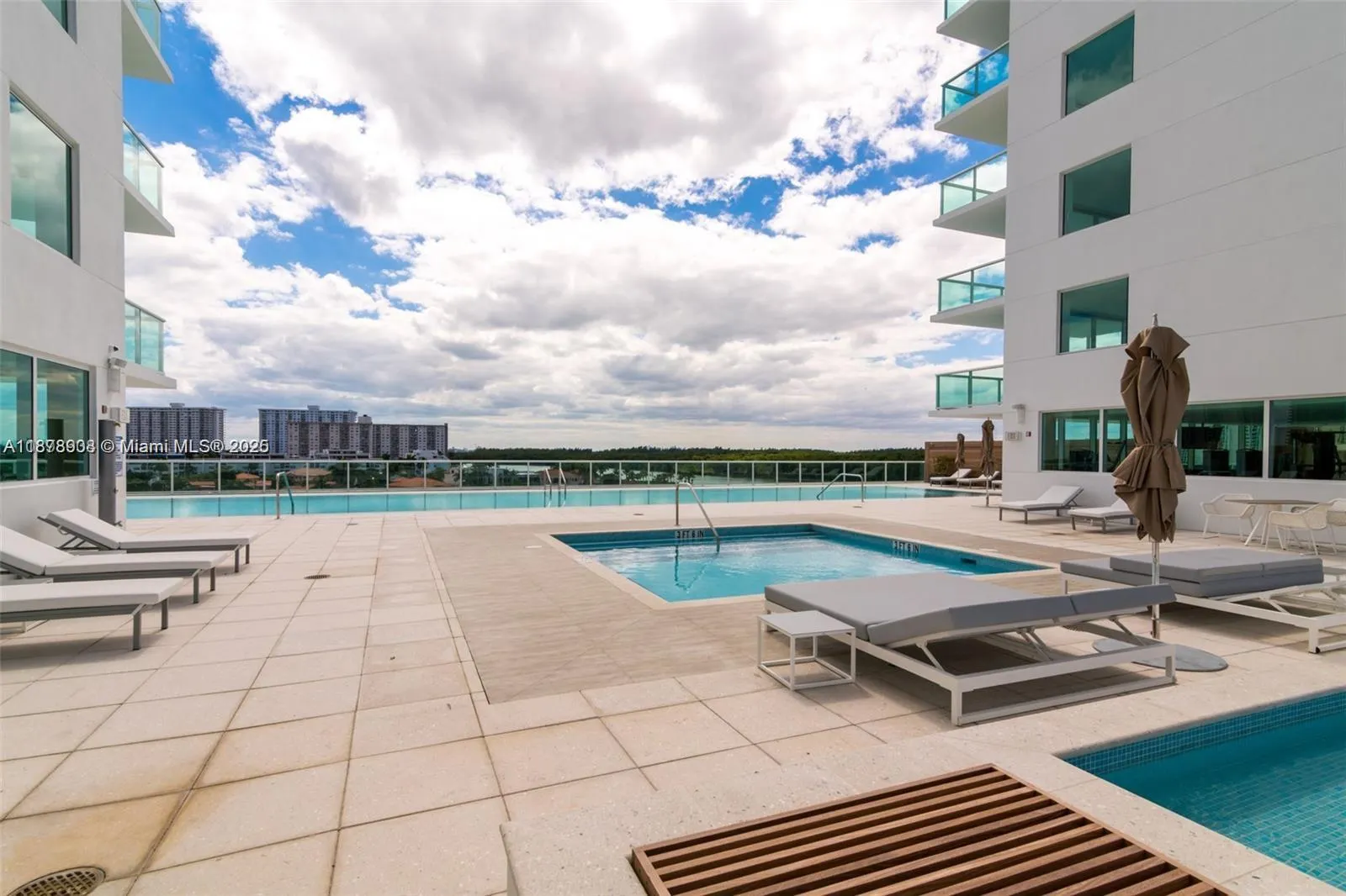 400 Sunny Isles Blvd, #501