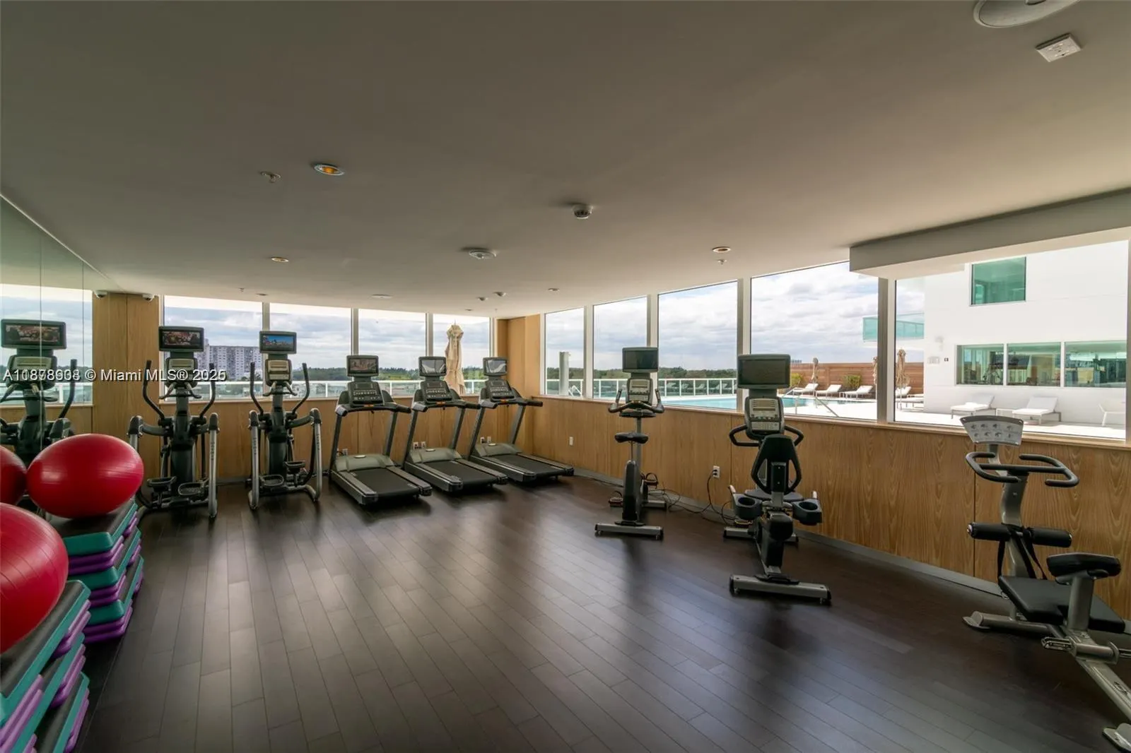400 Sunny Isles Blvd, #501
