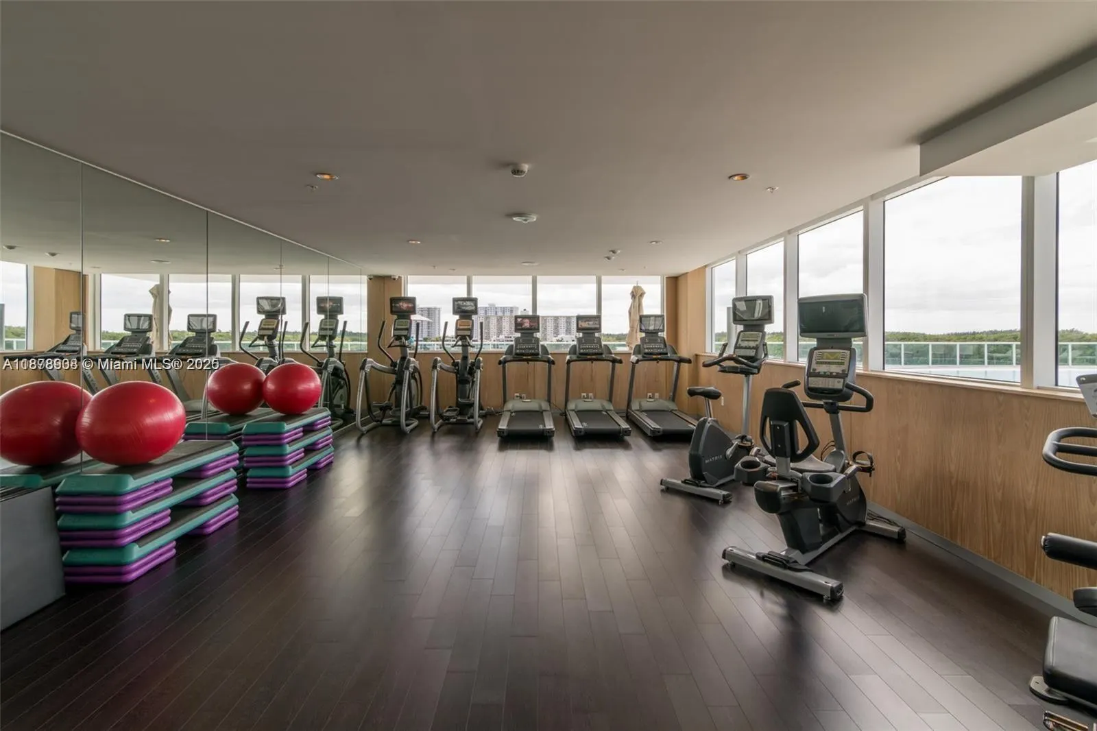 400 Sunny Isles Blvd, #501