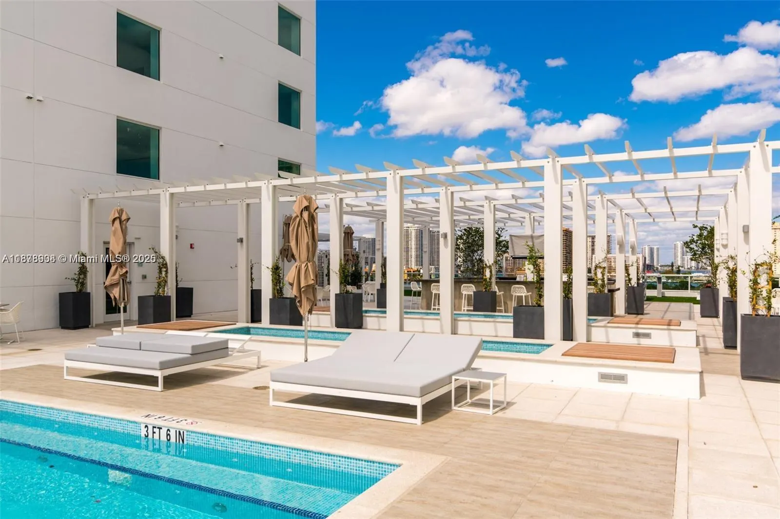 400 Sunny Isles Blvd, #501