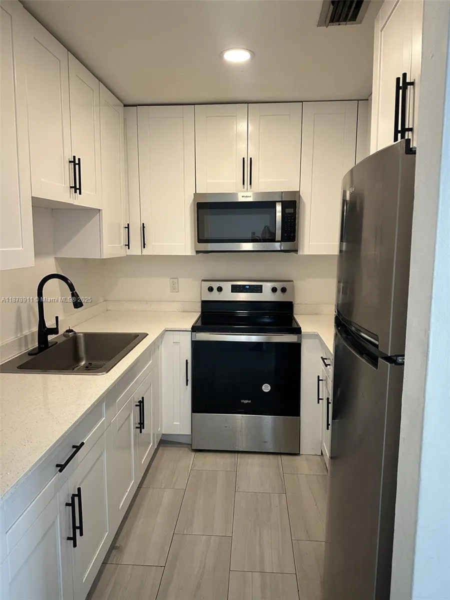 1490 W 42nd Pl, #301