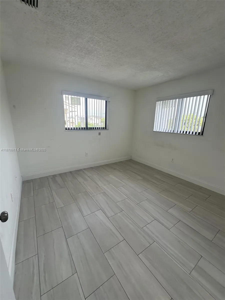 1490 W 42nd Pl, #301
