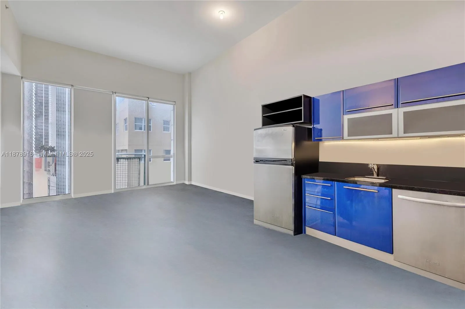 253 NE 2nd St, #220