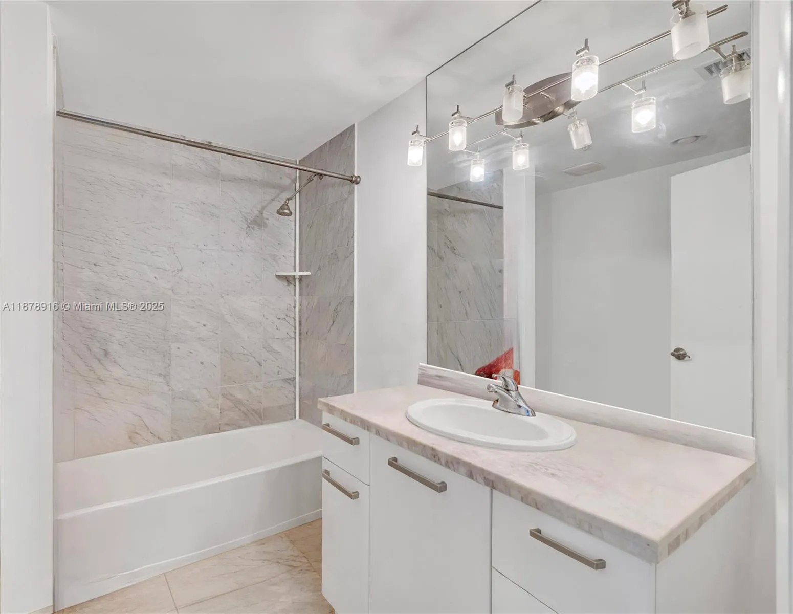 253 NE 2nd St, #220