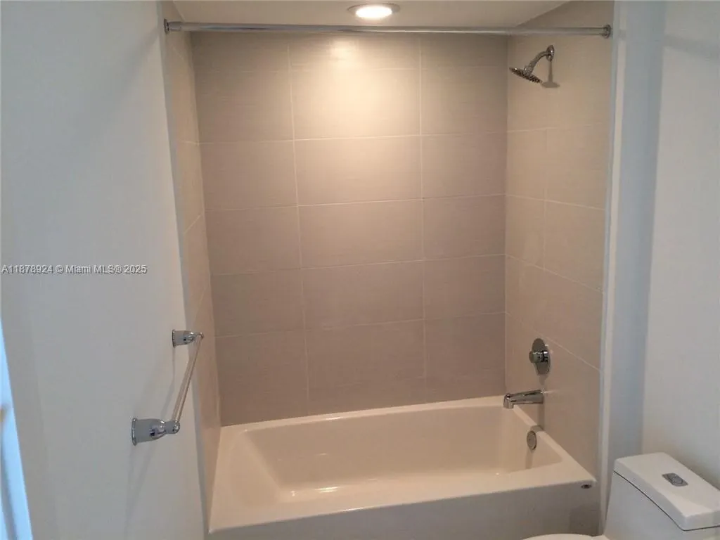 4250 Biscayne Blvd, #915