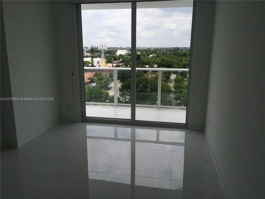 4250 Biscayne Blvd, #915