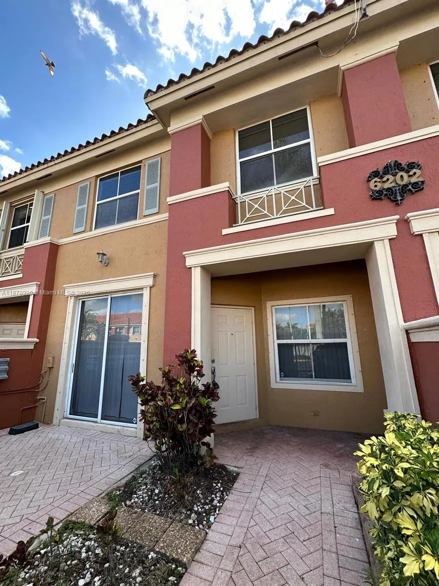 6202 NW 115th Pl, #327