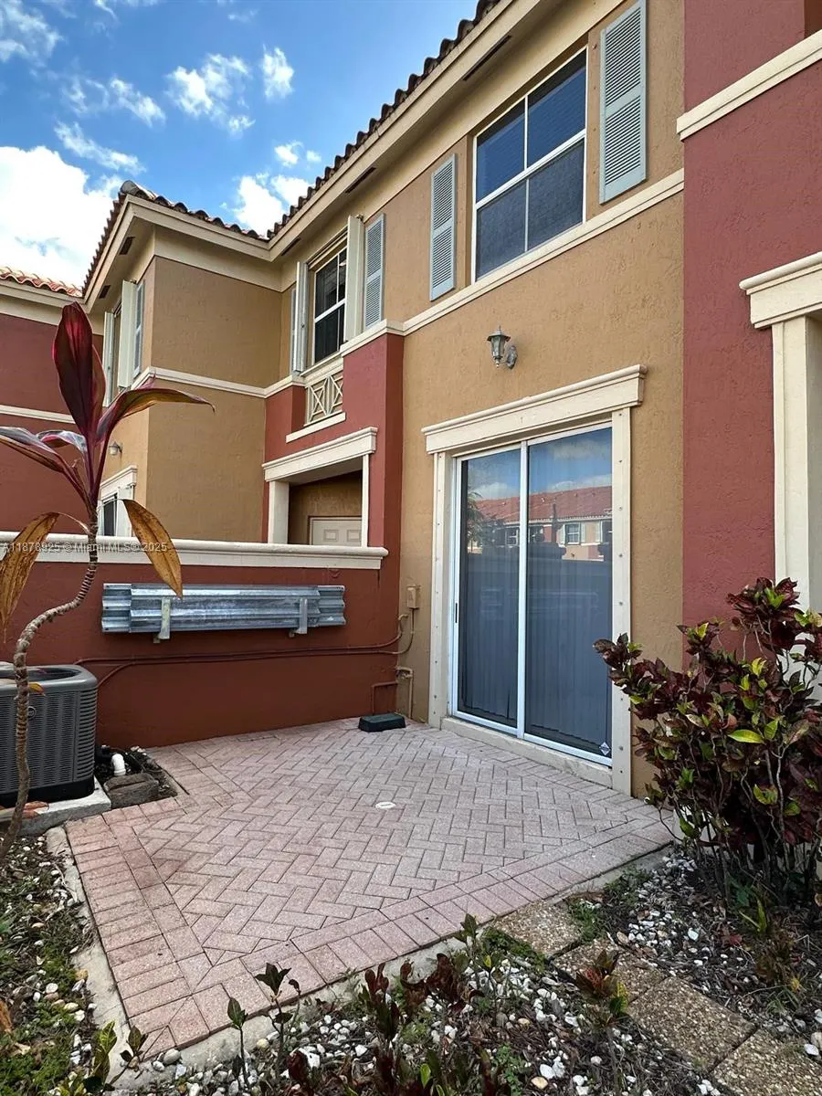 6202 NW 115th Pl, #327