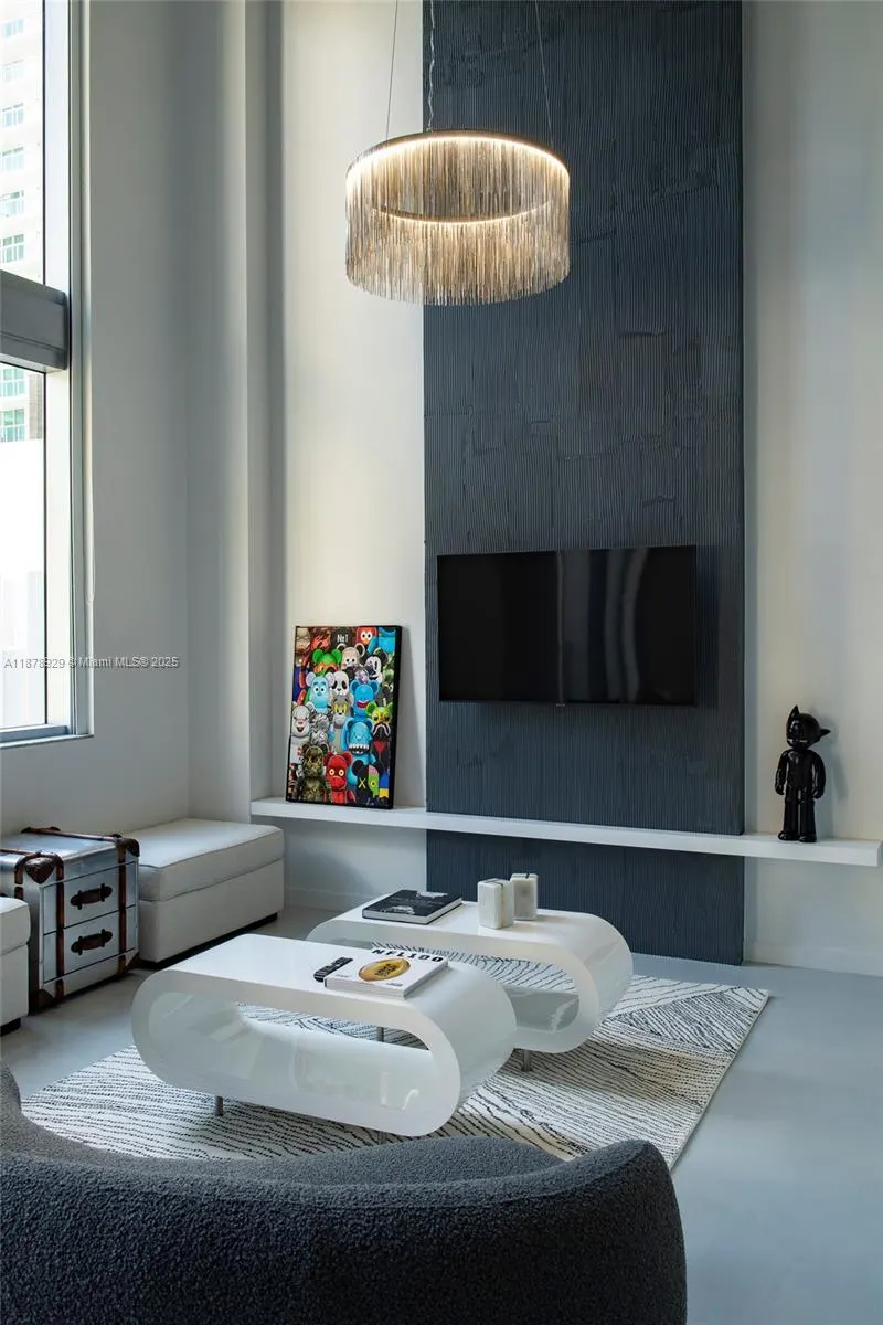 1060 Brickell Ave, #1015