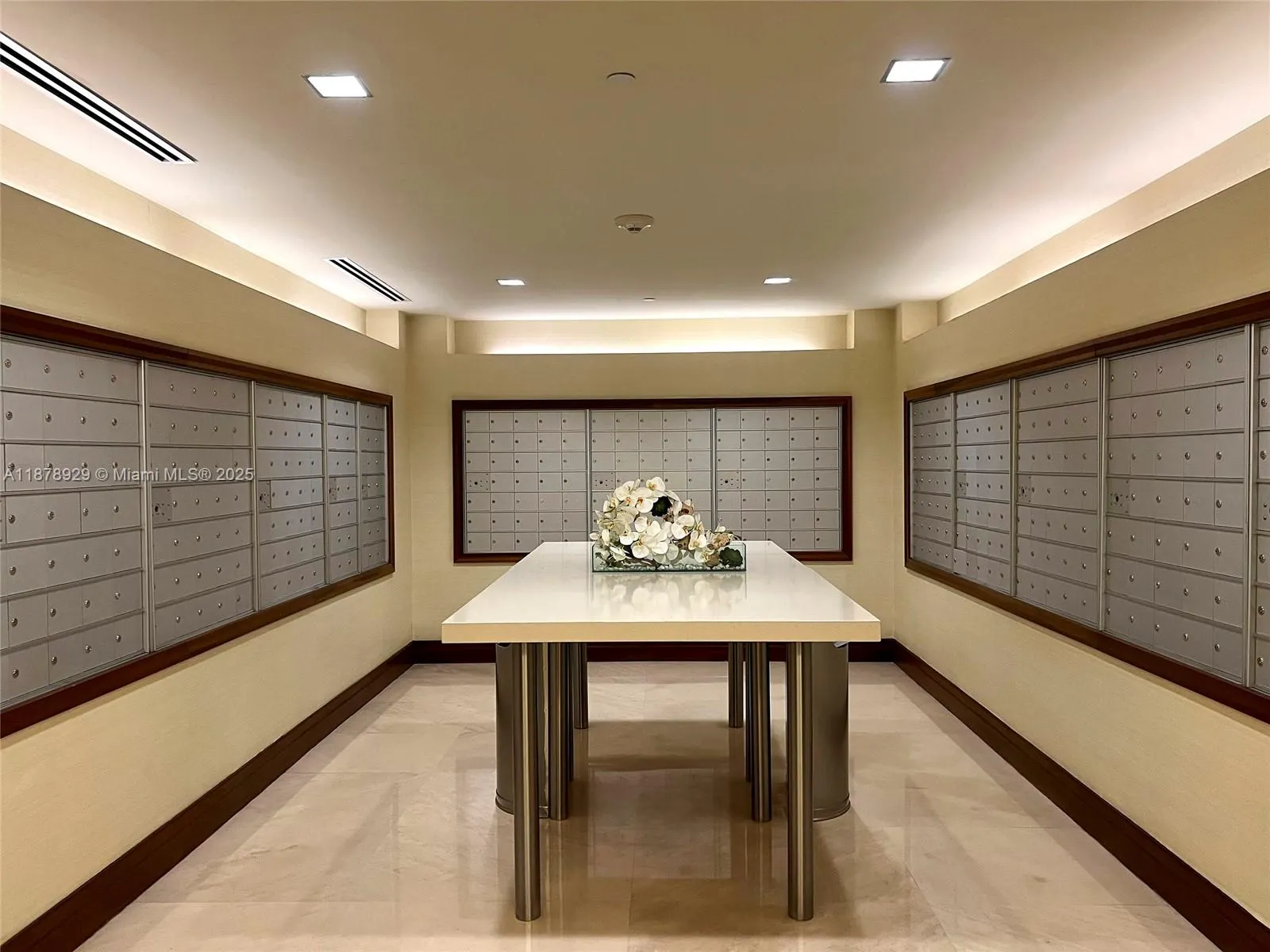 1060 Brickell Ave, #1015
