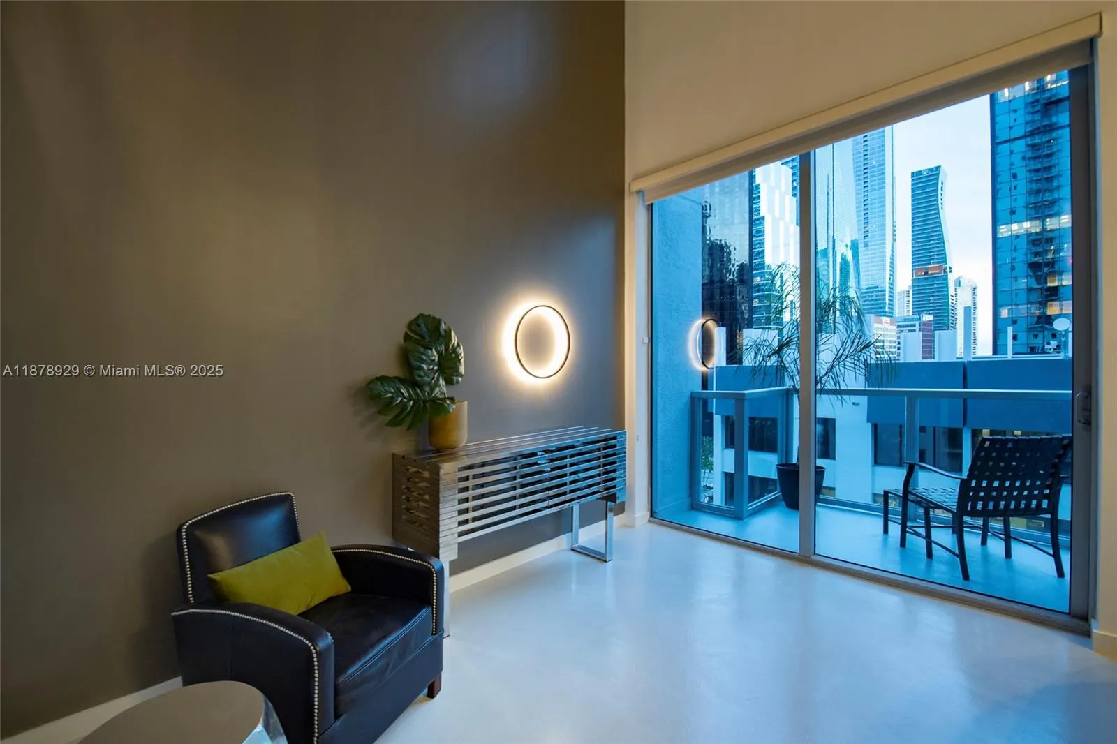 1060 Brickell Ave, #1015