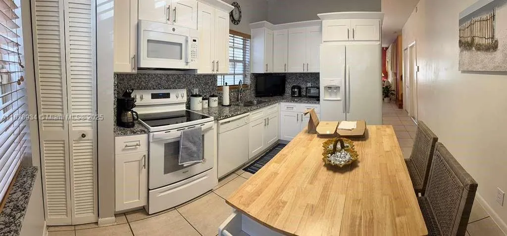 17957 SW 8th St, #4403