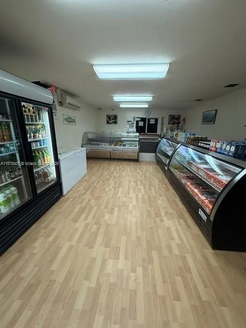 652 W Hallandale Beach Blvd