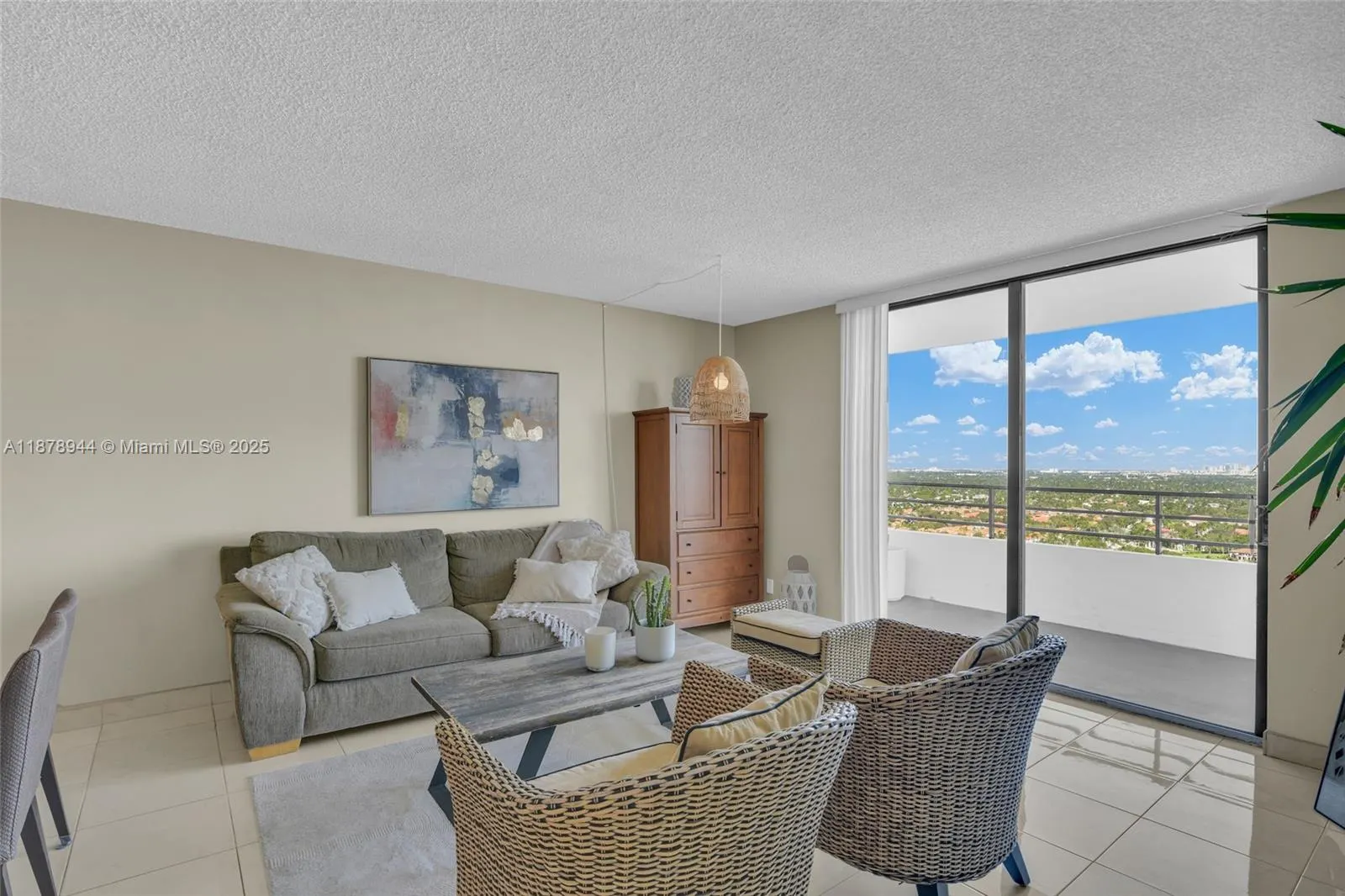 2500 Parkview Dr, #2411
