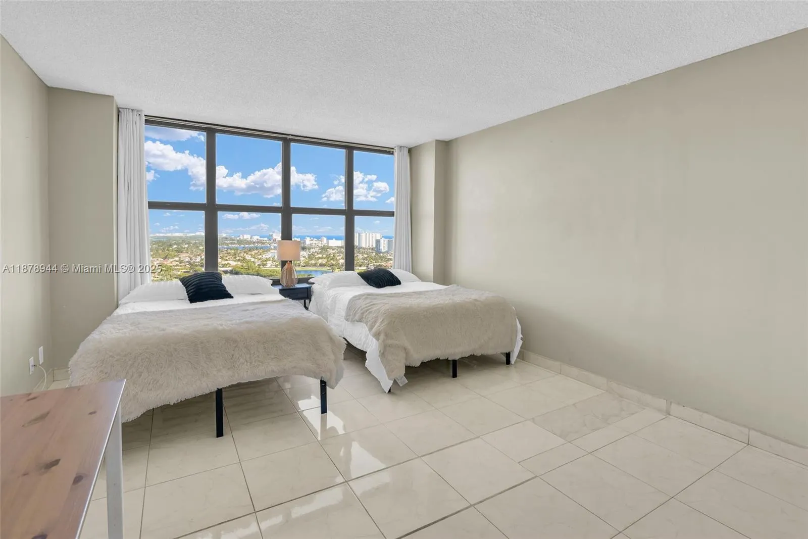 2500 Parkview Dr, #2411