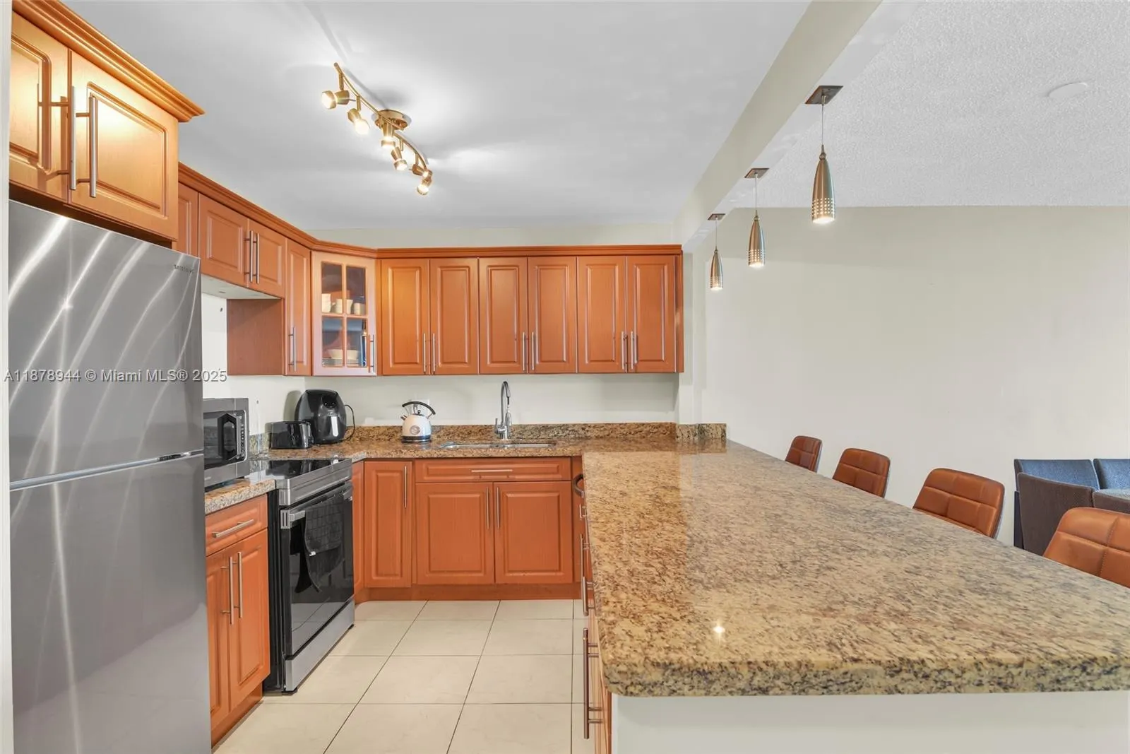 2500 Parkview Dr, #2411
