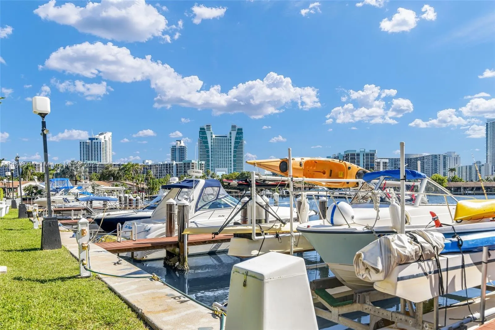 2500 Parkview Dr, #2411
