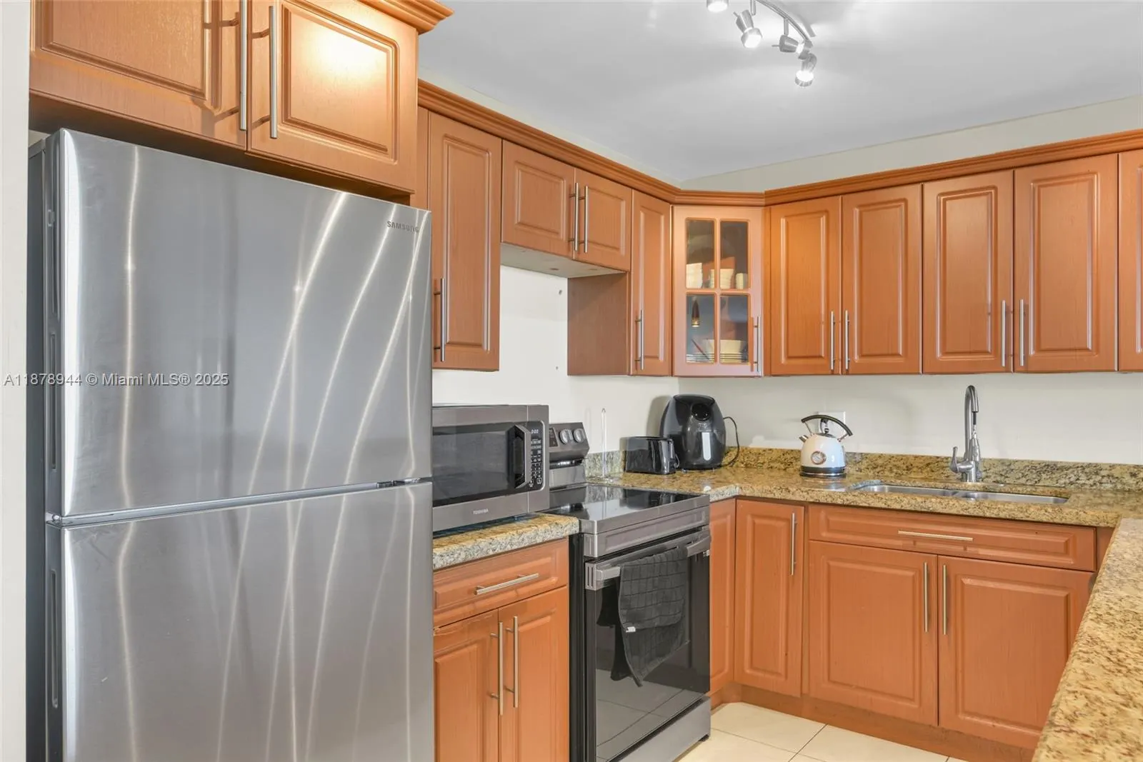 2500 Parkview Dr, #2411