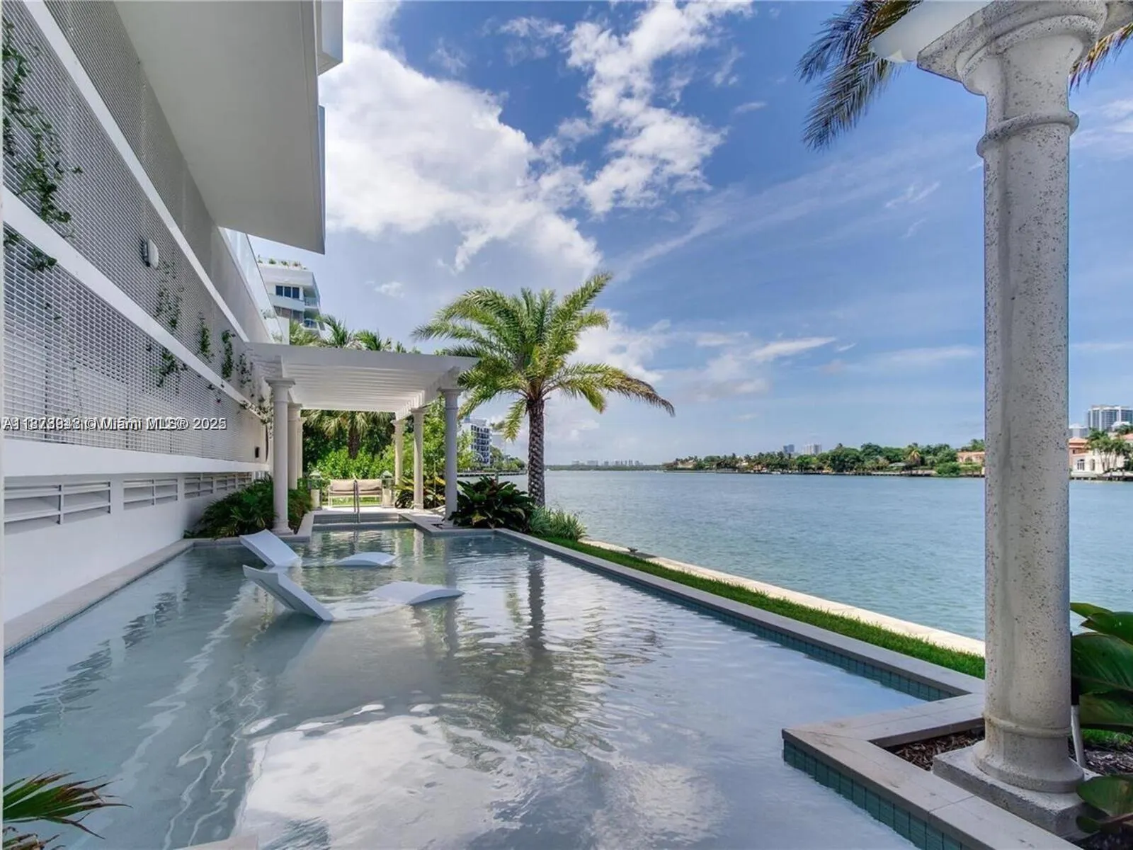 9821 E BAY HARBOR DR, #502
