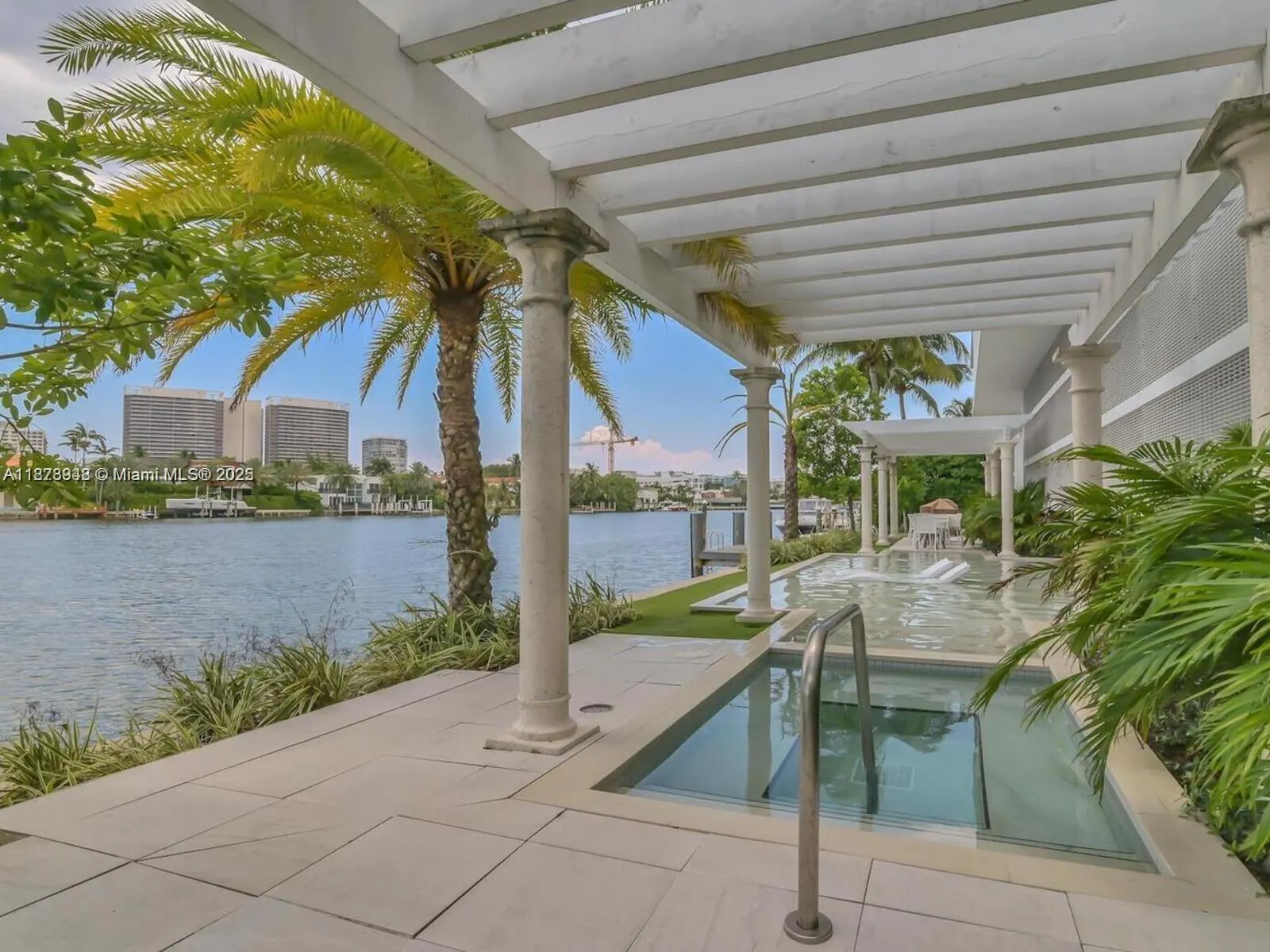 9821 E BAY HARBOR DR, #502