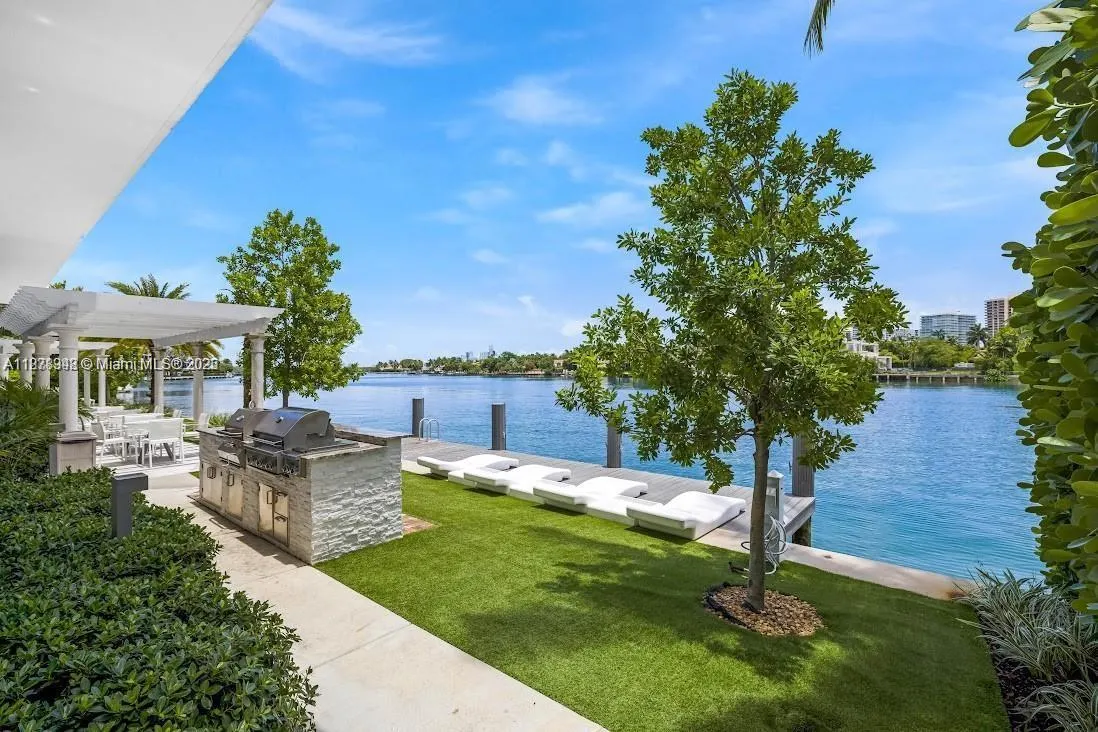 9821 E BAY HARBOR DR, #502