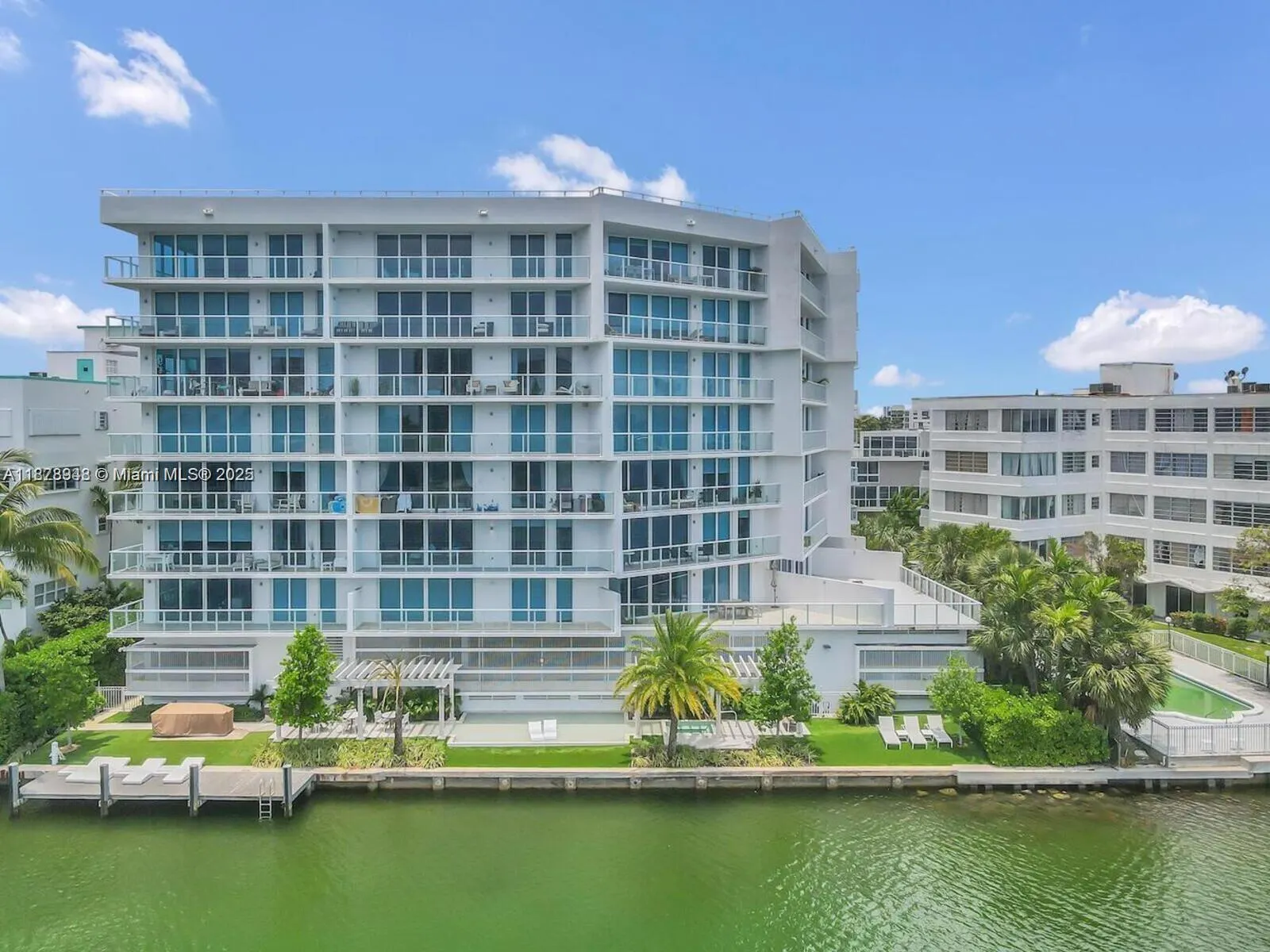 9821 E BAY HARBOR DR, #502