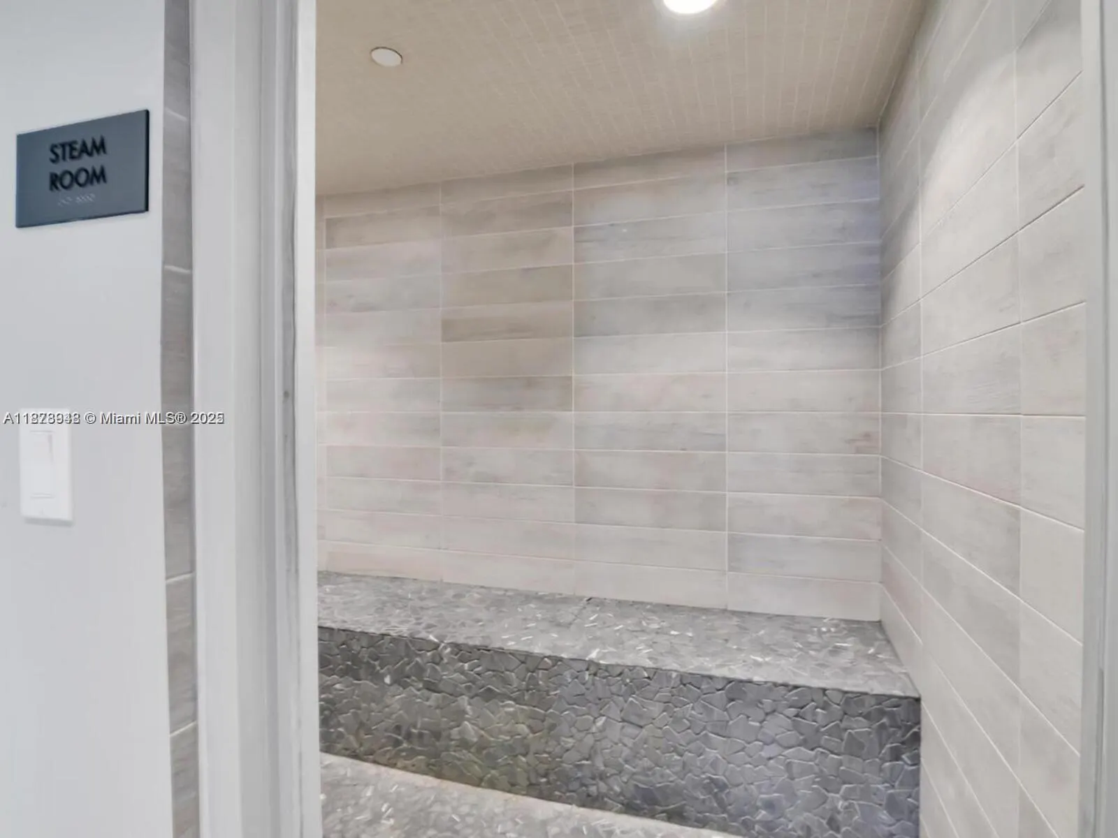 9821 E BAY HARBOR DR, #502