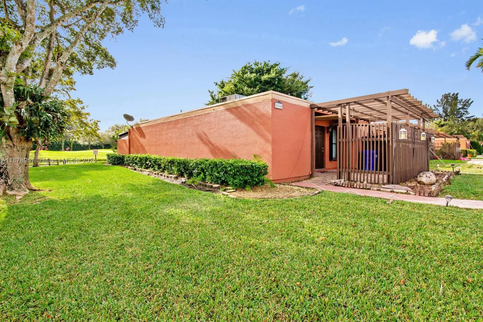 10300 W Fairway Rd